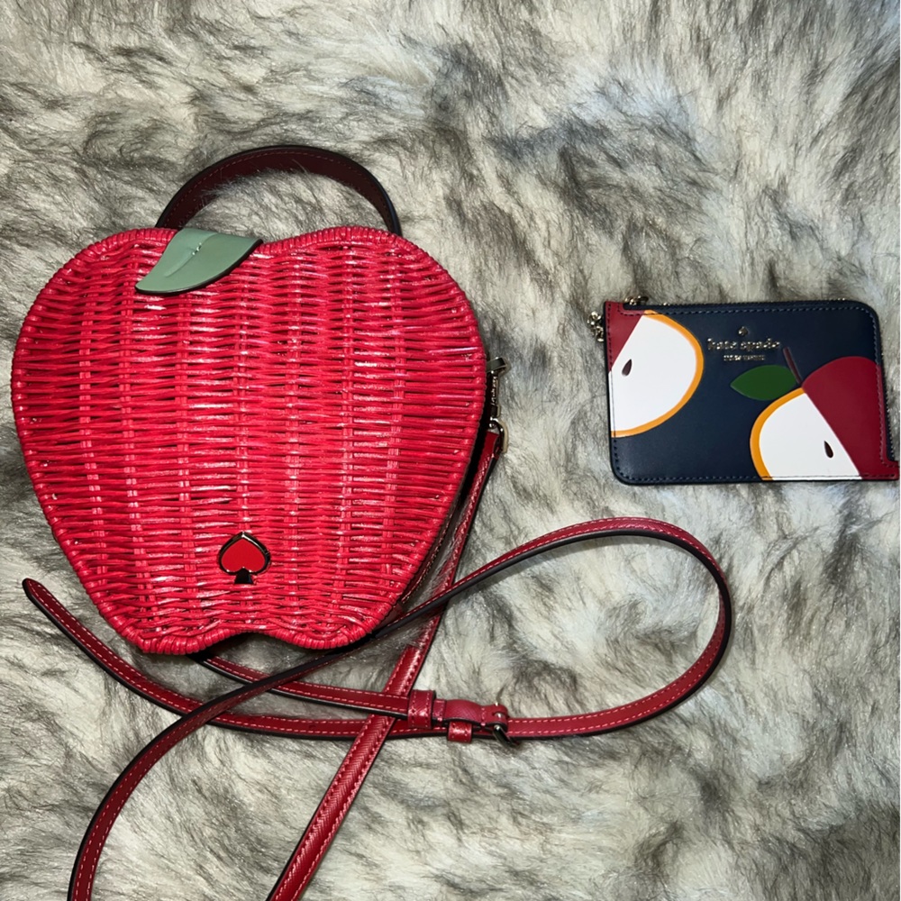 Kate Spade Wicker Apple crossbody and Card
Wallet set